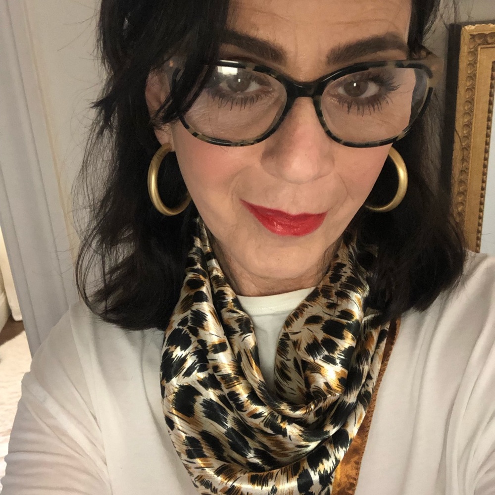 Meet your Posher, Sandi